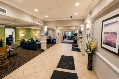 Photo 5 - Sleep Inn & Suites Milwaukee Airport