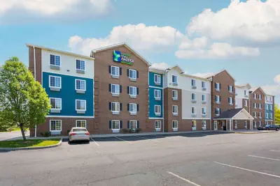 Photo 2 - Extended Stay America Select Suites - Akron - South