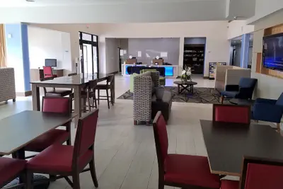 Photo 3 - Holiday Inn Express & Suites Dallas East - Fair Park by IHG