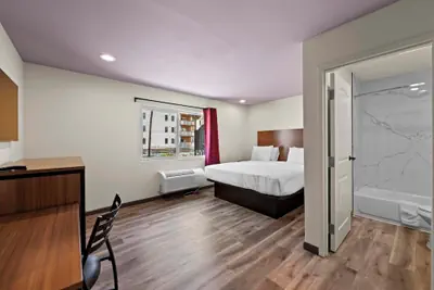 Photo 2 - Hyland Inn Long Beach