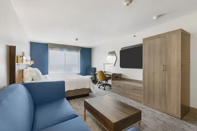 Photo 4 - Holiday Inn Express Hotel & Suites Peru - Lasalle Area by IHG