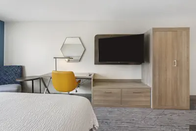 Photo 2 - Holiday Inn Express Hotel & Suites Peru - Lasalle Area by IHG