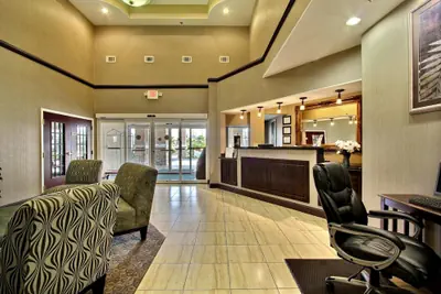 Photo 2 - Magnolia Inn & Suites Savannah Airport