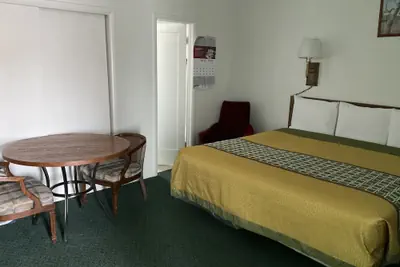 Photo 4 - Kansan Motel