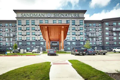 Photo 2 - Sandman Signature Plano - Frisco Hotel