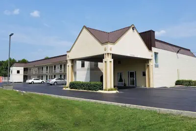 Photo 2 - Americas Best Value Inn Manchester, TN