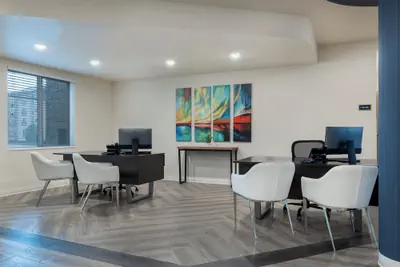 Photo 4 - Soka Suites Dallas - Las Colinas