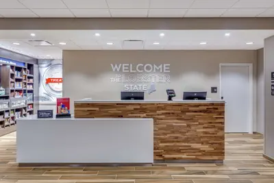 Photo 4 - Hampton Inn & Suites Kittery-Portsmouth