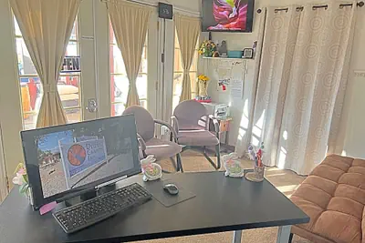 Photo 2 - Home Style Apartments - 1 & 3 BR Suites with Full Kitchen