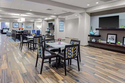 Photo 4 - Hampton Inn Cranbury
