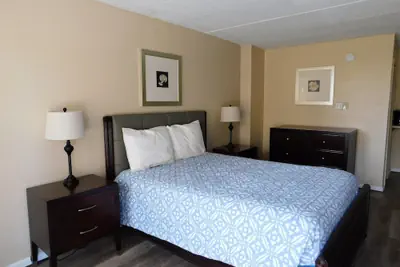 Photo 5 - APM Inn & Suites