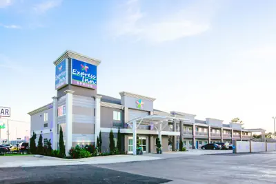 Photo 2 - Express Inn - Spring