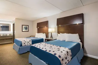 Photo 5 - Rodeway Inn Greenwood