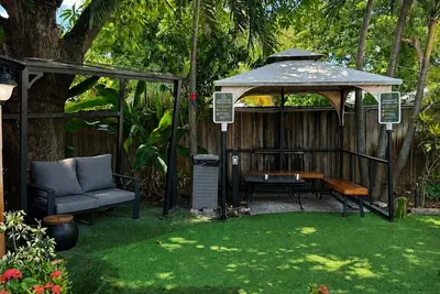 Photo 2 - Sheridan Hostel