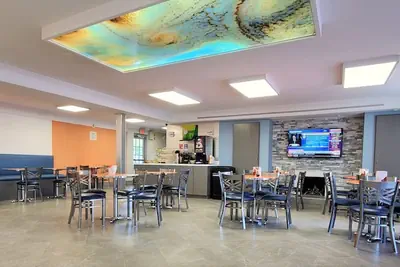 Photo 2 - Quality Inn Hampton - Newport News