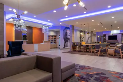 Photo 3 - La Quinta Inn & Suites by Wyndham Greensboro Arpt High Point