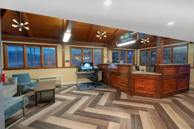 Photo 3 - Days Inn by Wyndham Knoxville North