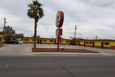 Photo 2 - Western Motel