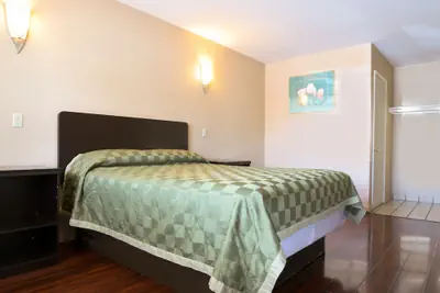 Photo 4 - Covina Motel