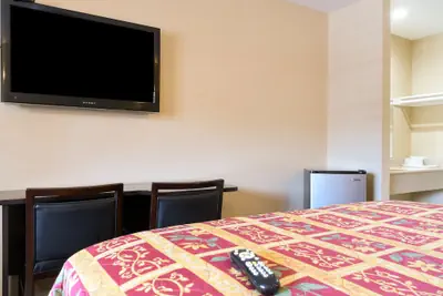 Photo 4 - Covina Motel