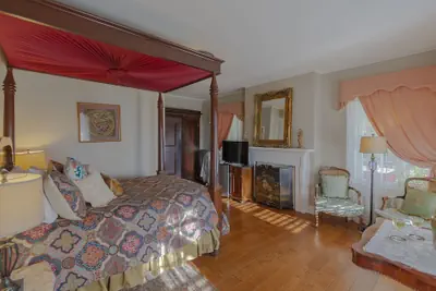 Photo 3 - Weymouth Hall B&B