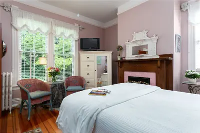 Photo 3 - Beaufort House Inn
