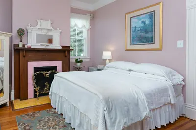 Photo 5 - Beaufort House Inn