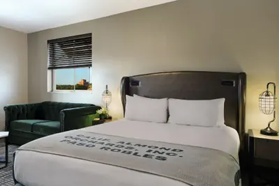 Photo 5 - Oxford Suites Paso Robles