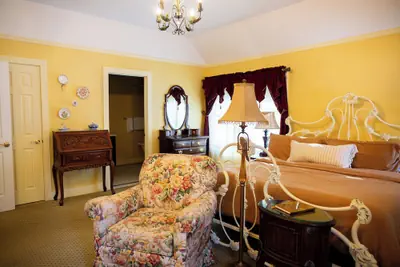 Photo 3 - The Park Street Inn
