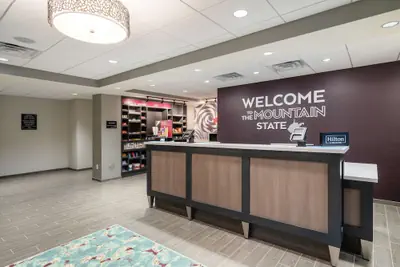 Photo 4 - Hampton Inn Weston