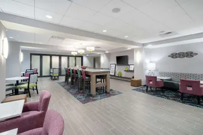 Photo 3 - Hampton Inn Weston