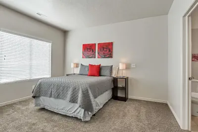 Photo 3 - Spacious & New Guesthouse in Orem - Provo