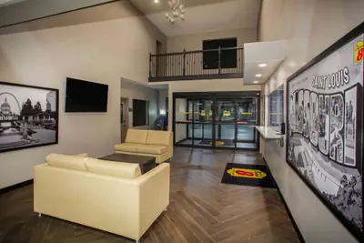 Photo 3 - Super 8 by Wyndham St. Louis North