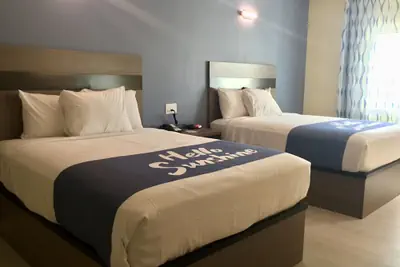 Photo 5 - Days Inn by Wyndham Freeport