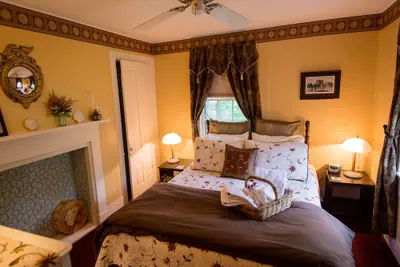 Photo 5 - Coach Stop Inn