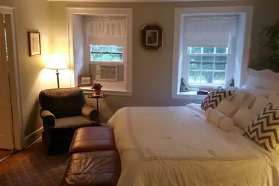 Photo 5 - Pineapple Hill Inn Bed & Breakfast