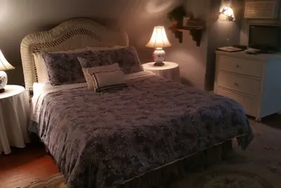 Photo 4 - Pineapple Hill Inn Bed & Breakfast