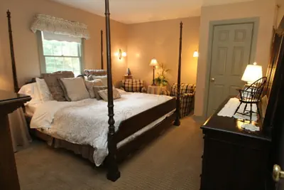 Photo 2 - Pineapple Hill Inn Bed & Breakfast