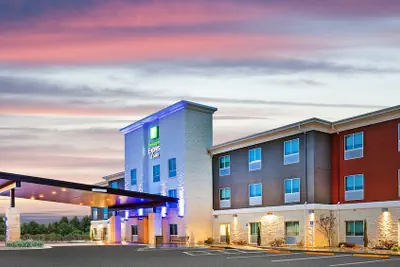 Photo 2 - Holiday Inn Express & Suites Junction by IHG