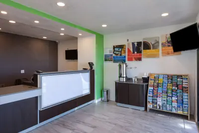 Photo 3 - Studio 6 Barstow, CA