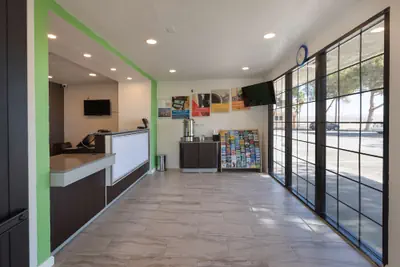 Photo 4 - Studio 6 Barstow, CA