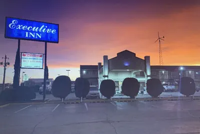Photo 2 - Executive Inn Odessa