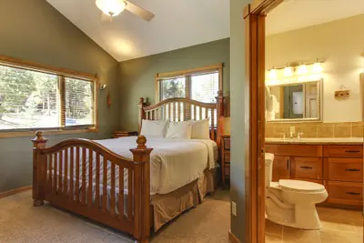 Photo 5 - The Twin Owls 21a 2 Bedroom Condo by RedAwning