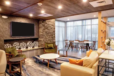 Photo 2 - Fairfield Inn & Suites by Marriott Richmond Airport