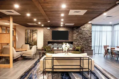 Photo 4 - Fairfield Inn & Suites by Marriott Richmond Airport