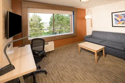 Photo 4 - Holiday Inn Express & Suites Auburn by IHG