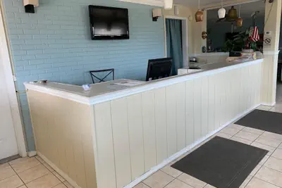 Photo 4 - American Inn and Suites