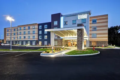 Photo 2 - Fairfield Inn & Suites by Marriott Plymouth