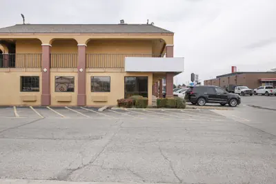 Photo 2 - Southern Comfort Hotel