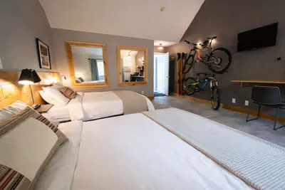 Photo 2 - Summit View Inn